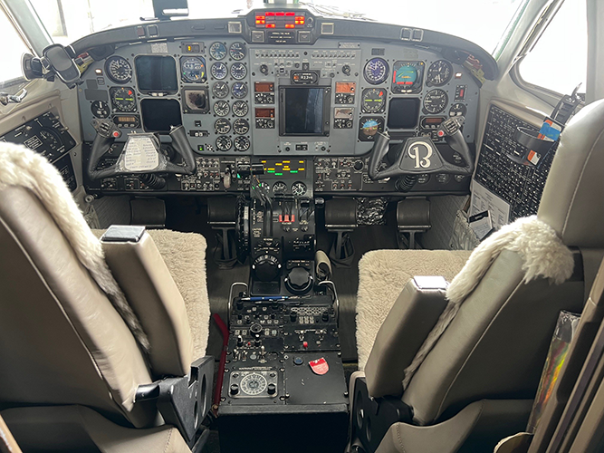 KA350 Cockpit